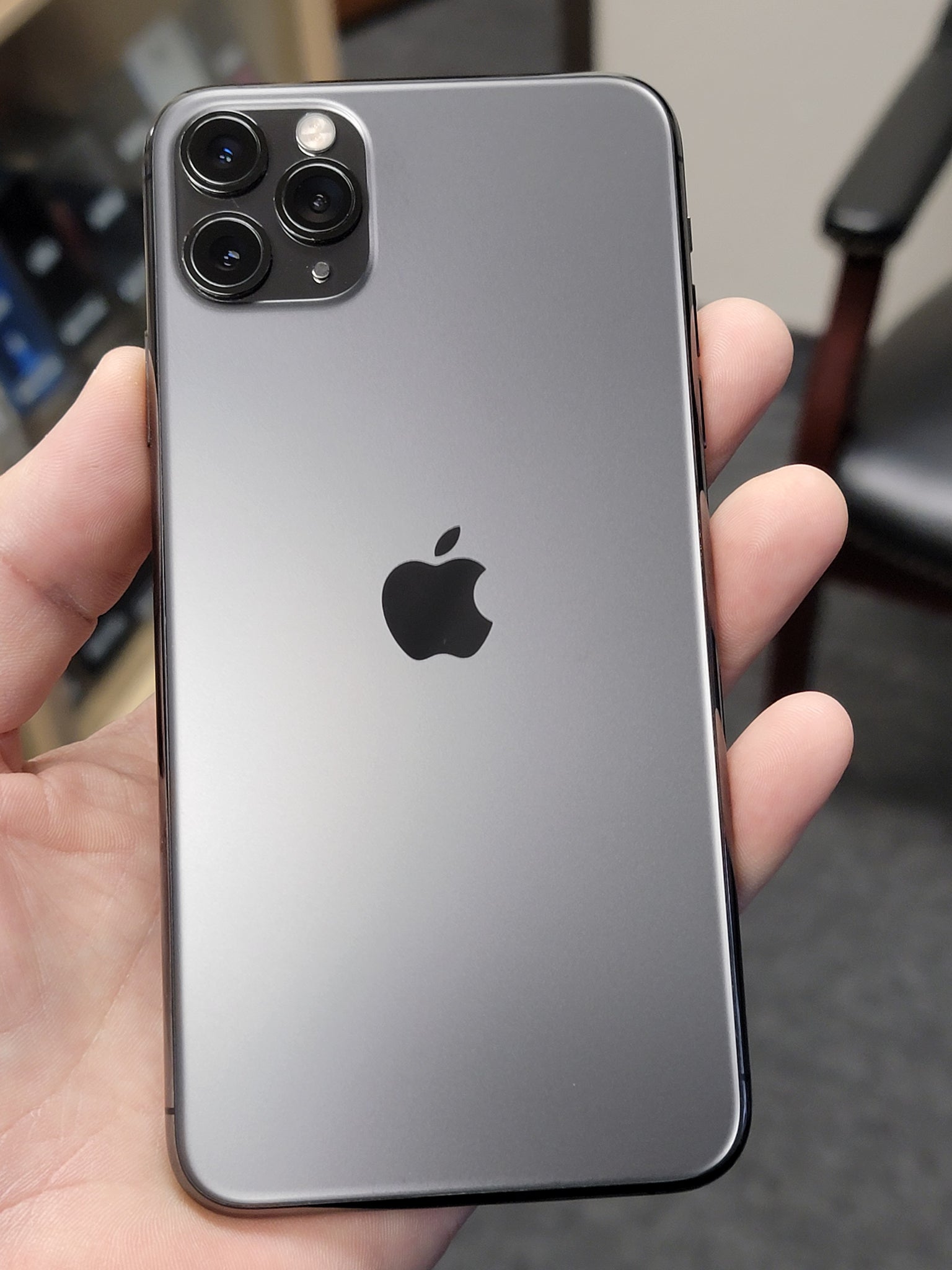 iPhone 11 Pro Max 64gb Space Gray Unlocked Grade C – uPhone Wholesale